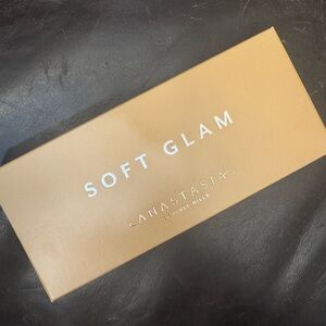 Anastasia Beverly Hills Soft Glam Eyeshadow Palette